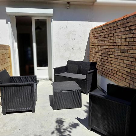 Appartement T2, Avec Terrasse. La Roche-sur-Yon Esterno foto